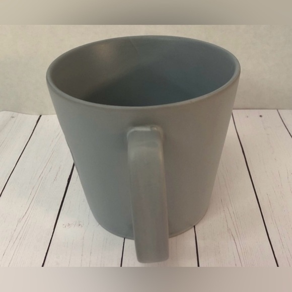 Starbucks 2020 Grande Matte Gray Embossed Siren Coffee Tea Mug 16 oz - Picture 3 of 7